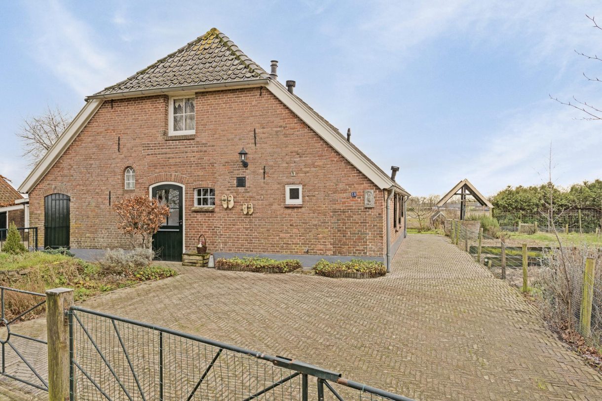 Te koop: Foto Woonhuis aan de 't Hof 18 in Bronkhorst