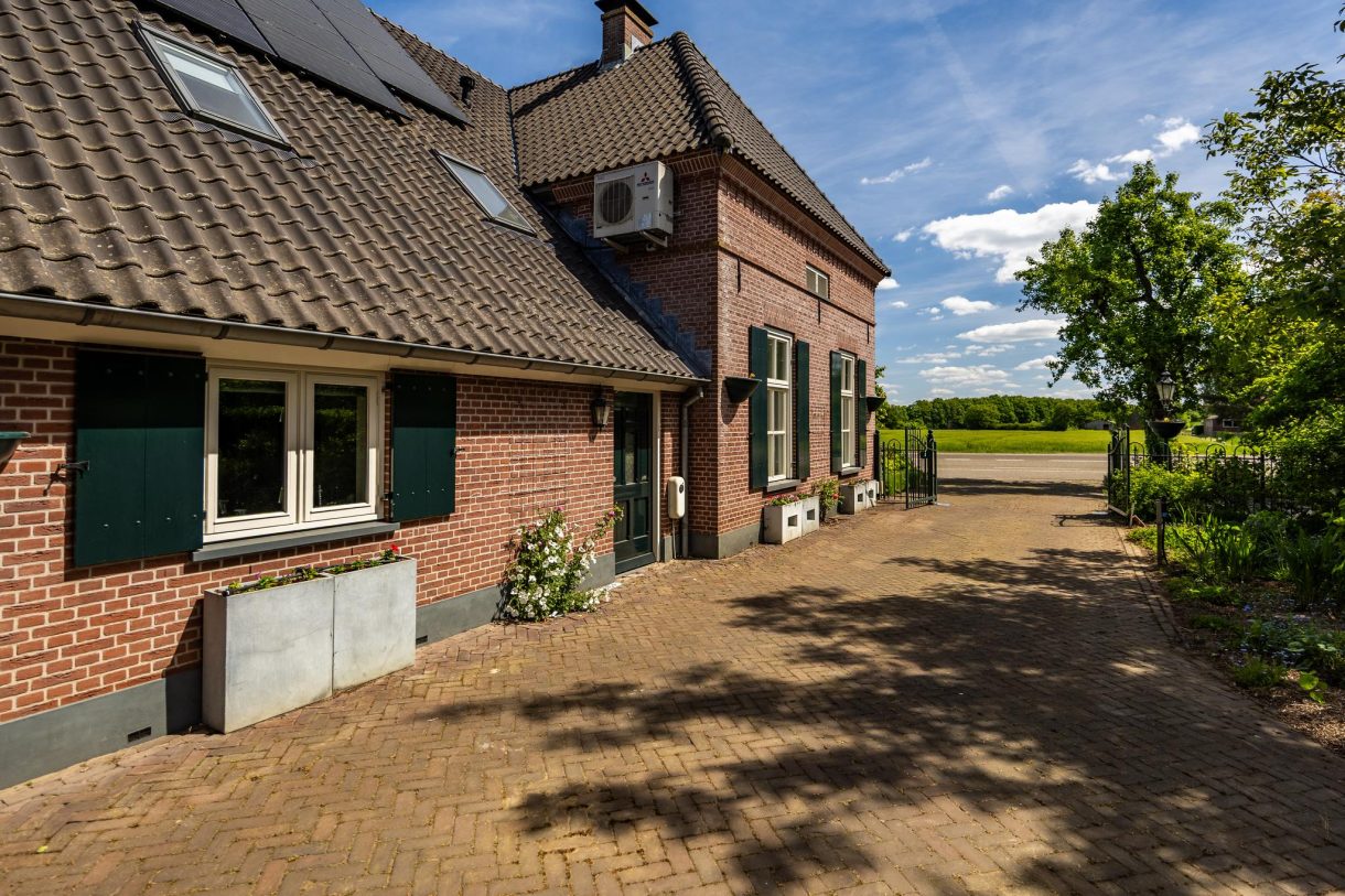 Te koop: Foto Woonhuis aan de Zutphen-Emmerikseweg 141A in Baak