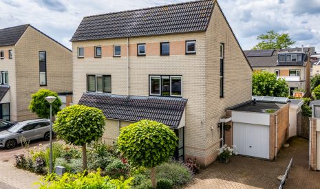 Hoofdfoto van Zutphen Henriette Polaklaan 110